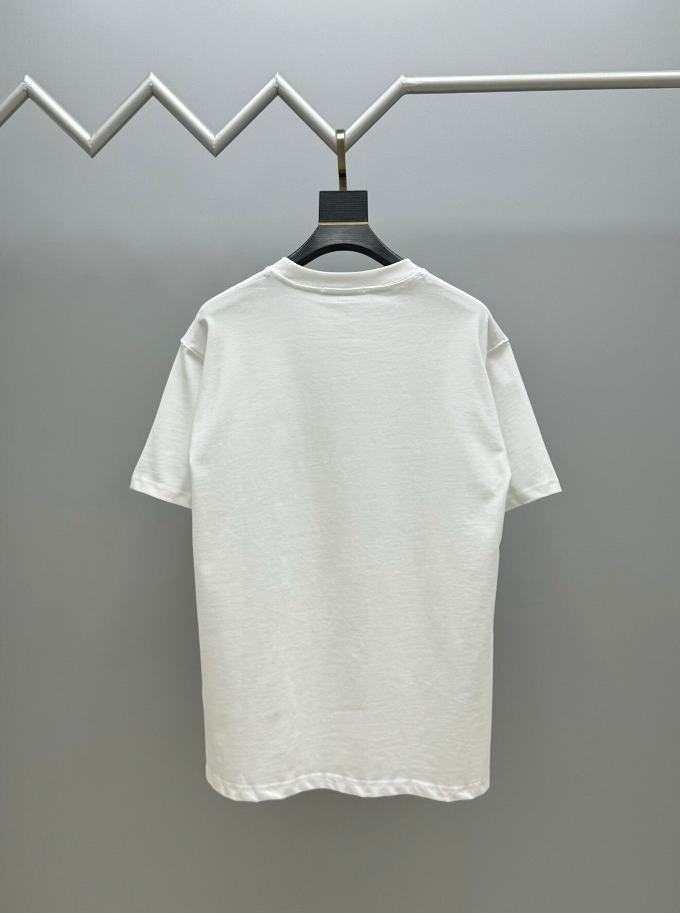 V - TSHIRT