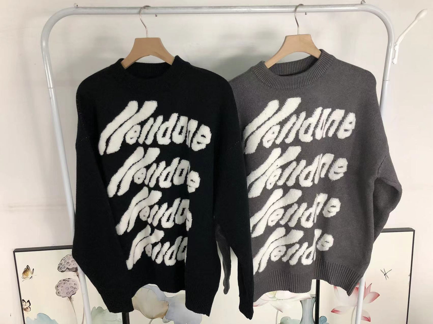 W - SWEATER
