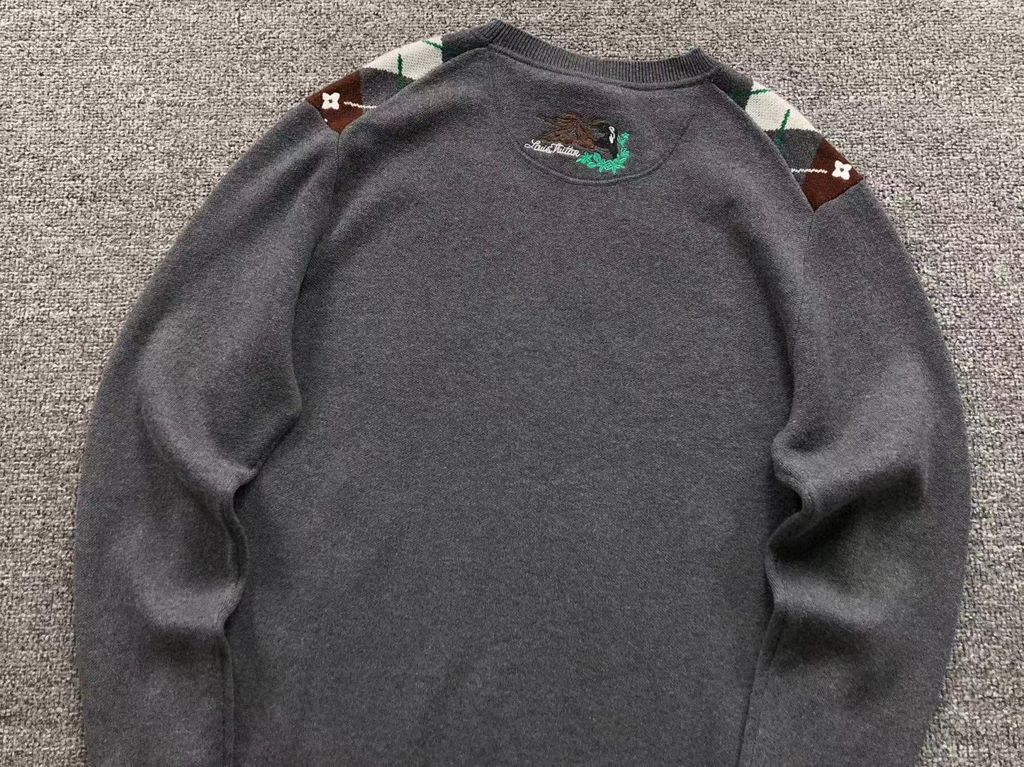 L - SWEATER