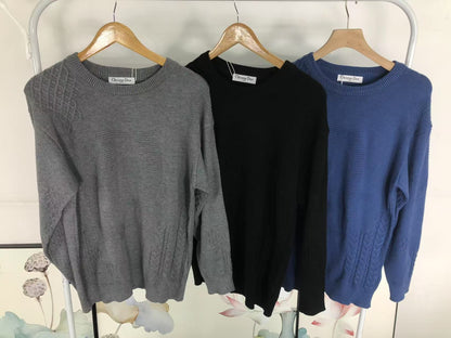 D - SWEATER