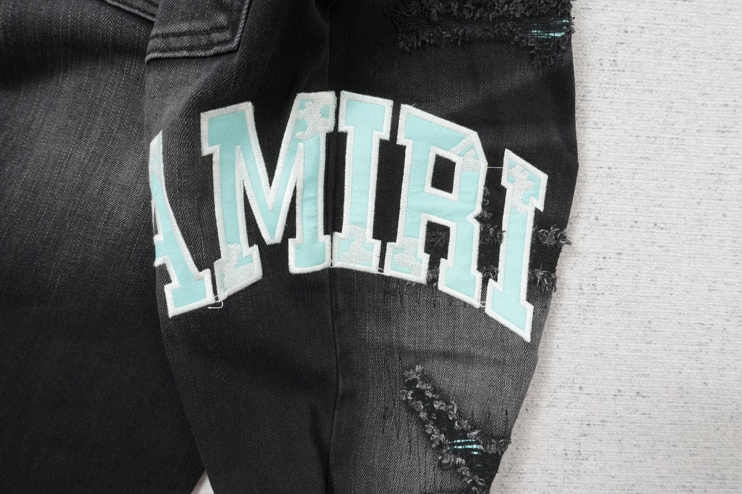A - JEANS
