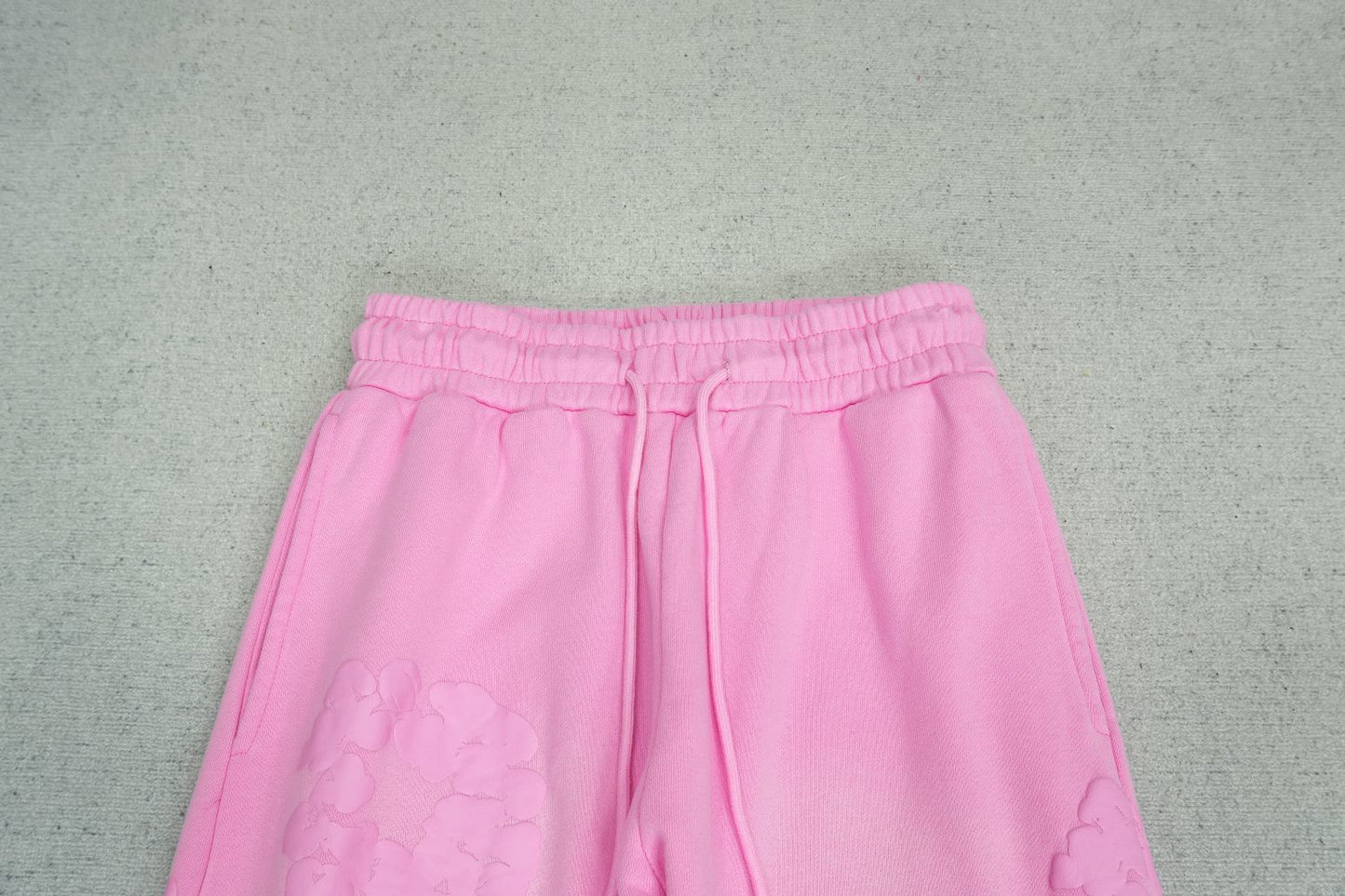 D - SWEATPANTS