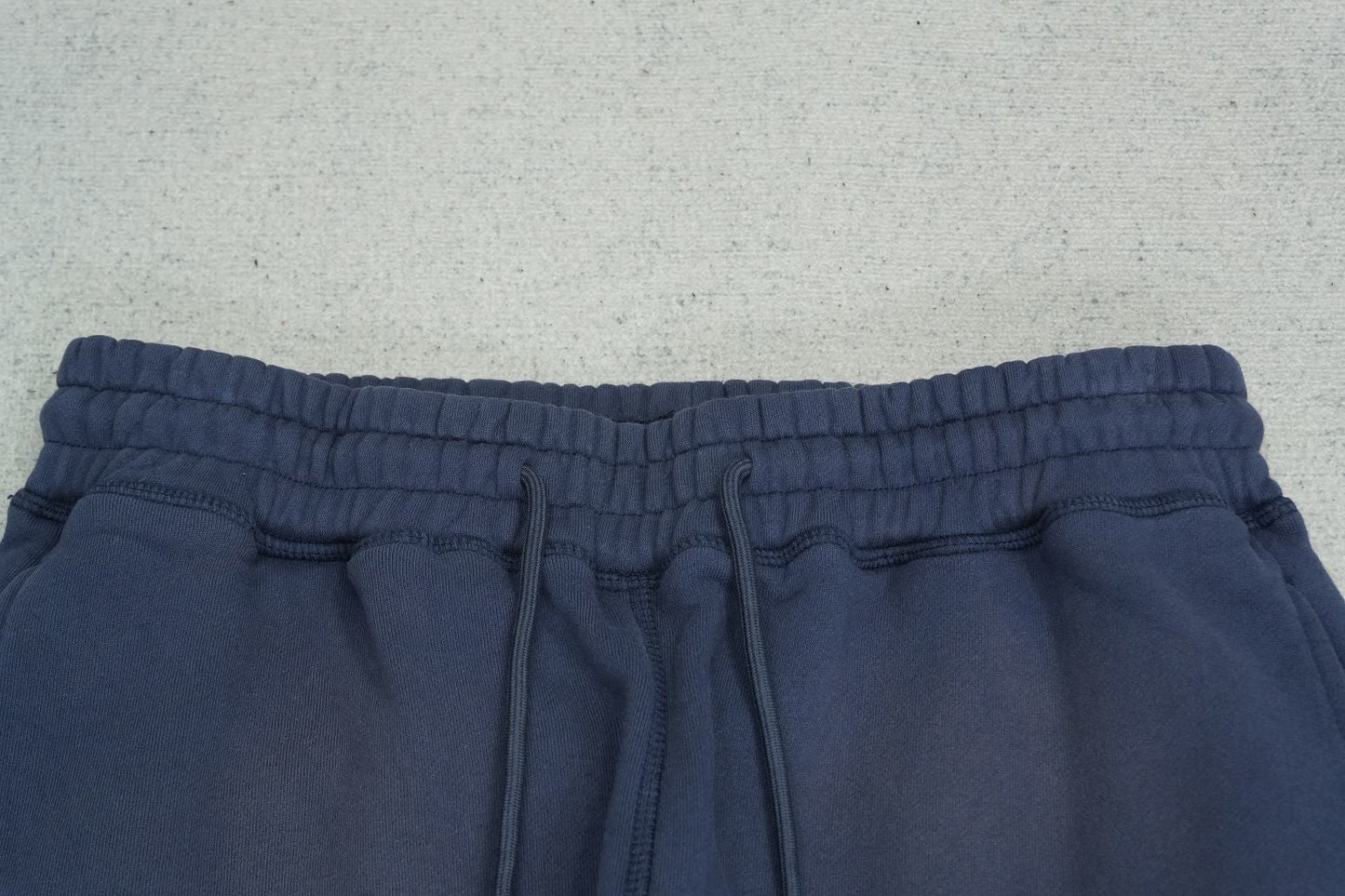 S - SWEATPANTS