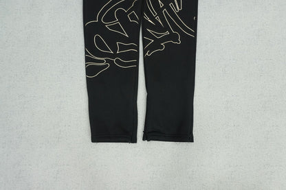 S - SWEATPANTS