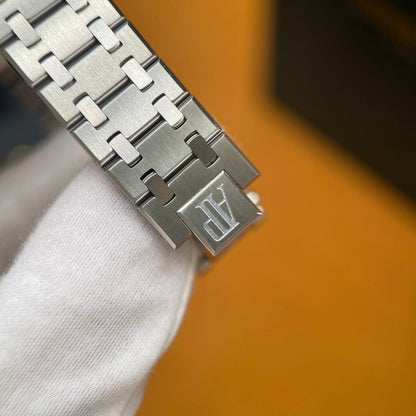 P - Watch