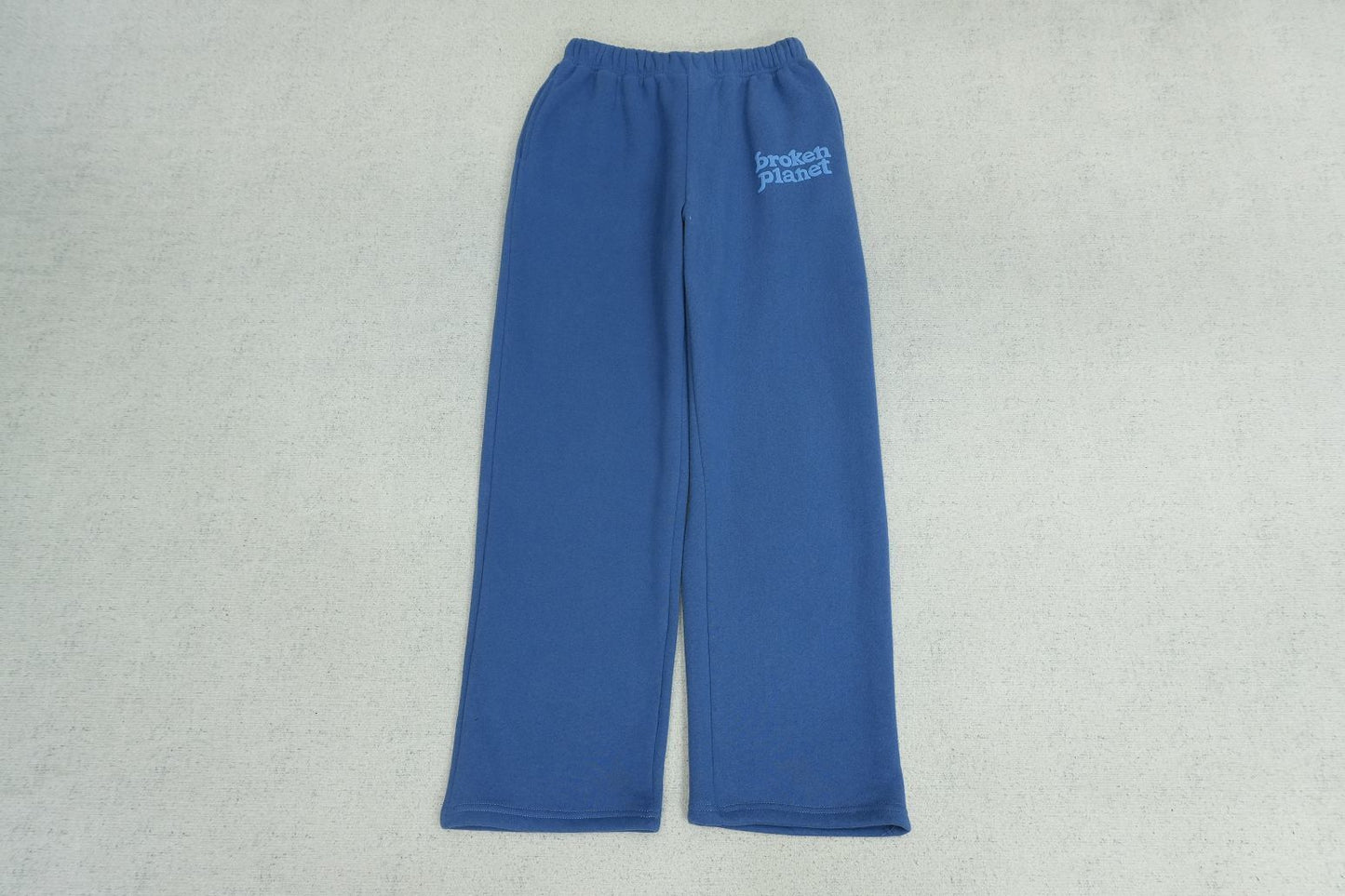 B - SWEATPANTS