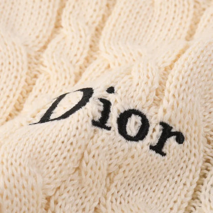 D - SWEATER