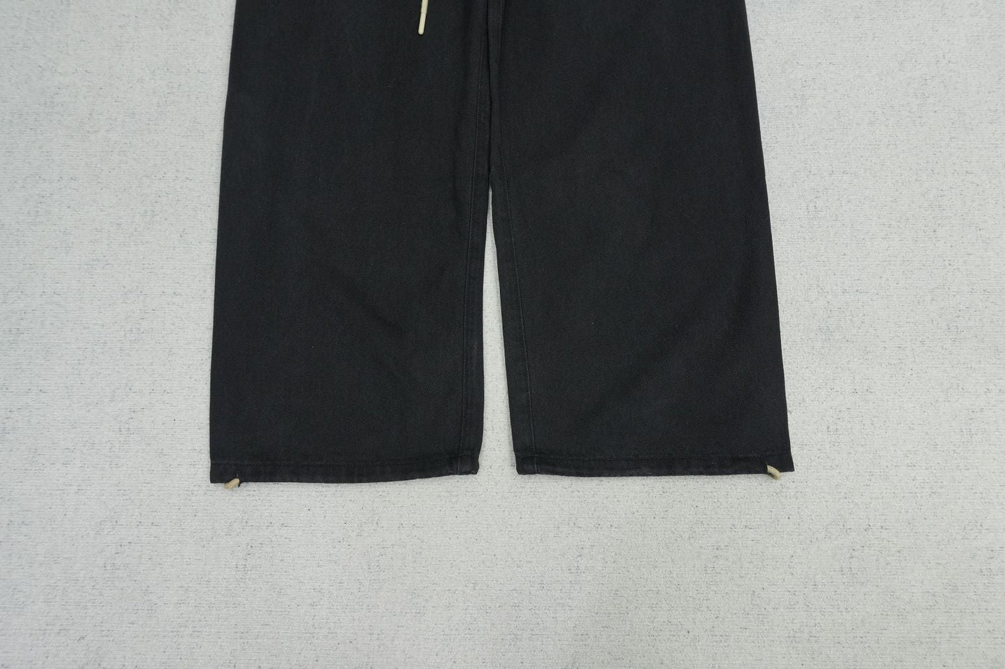 F - SWEATPANTS