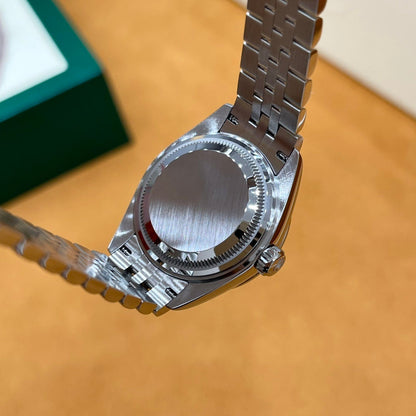 M - Watch