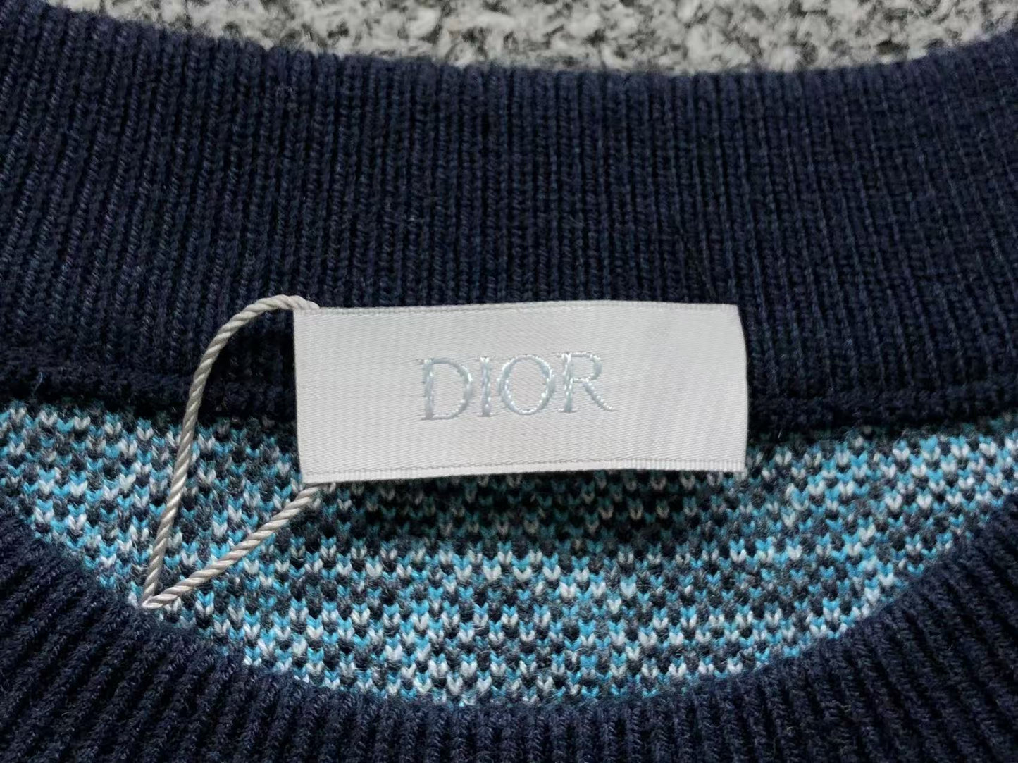 D - SWEATER