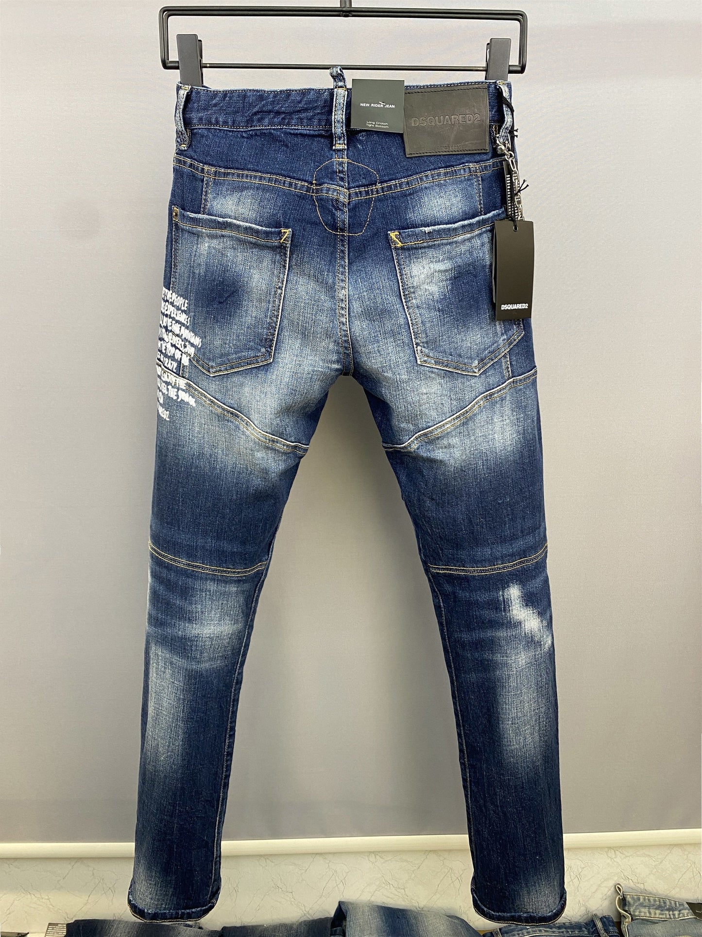 D - JEANS