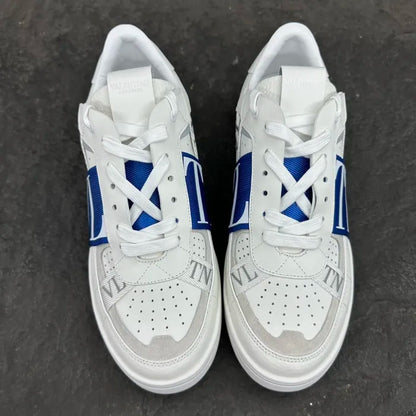 V - SNEAKERS