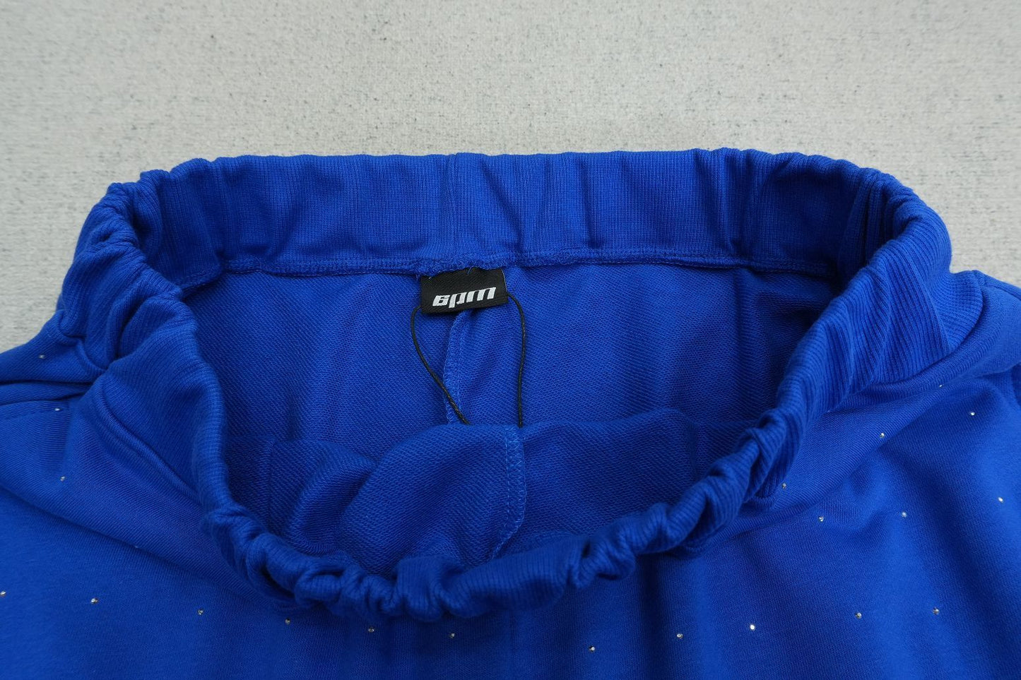 S - SWEATPANTS