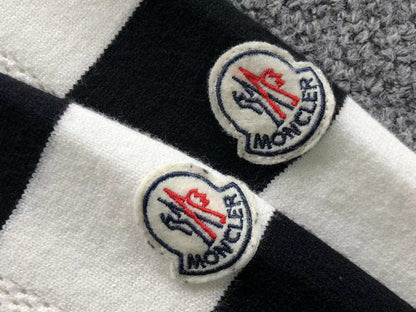 M - SWEATER