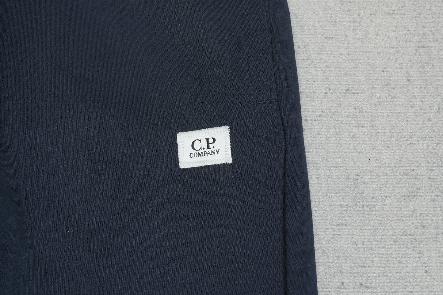 C - SWEATPANTS