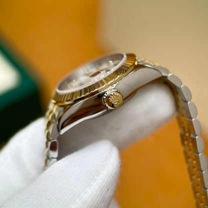 M - Watch