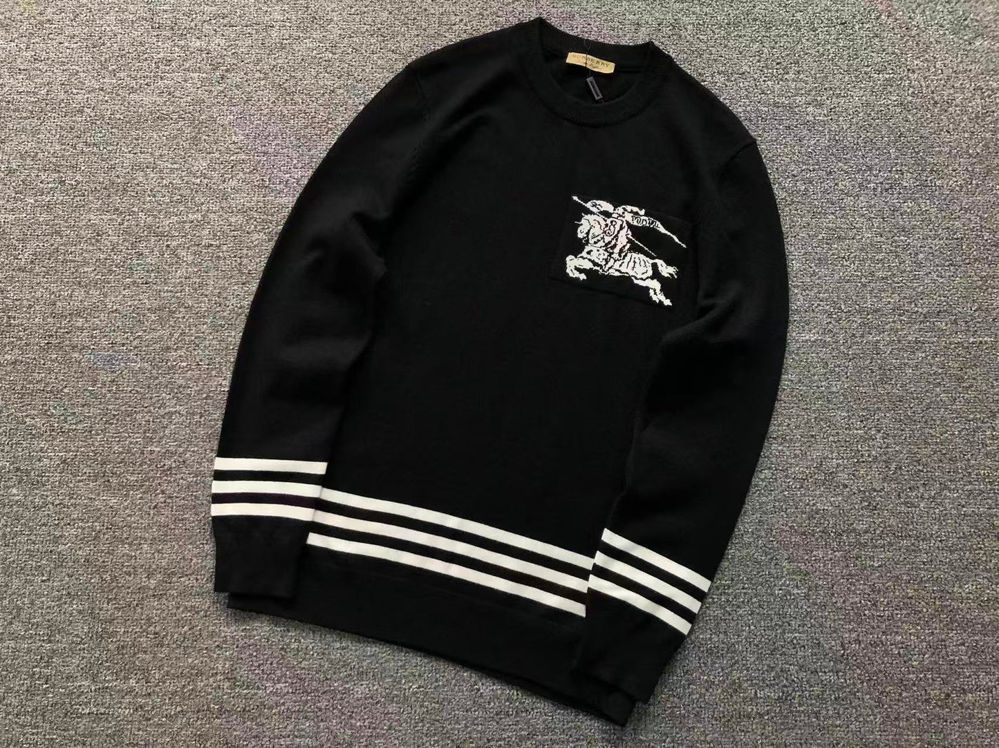 B - SWEATER