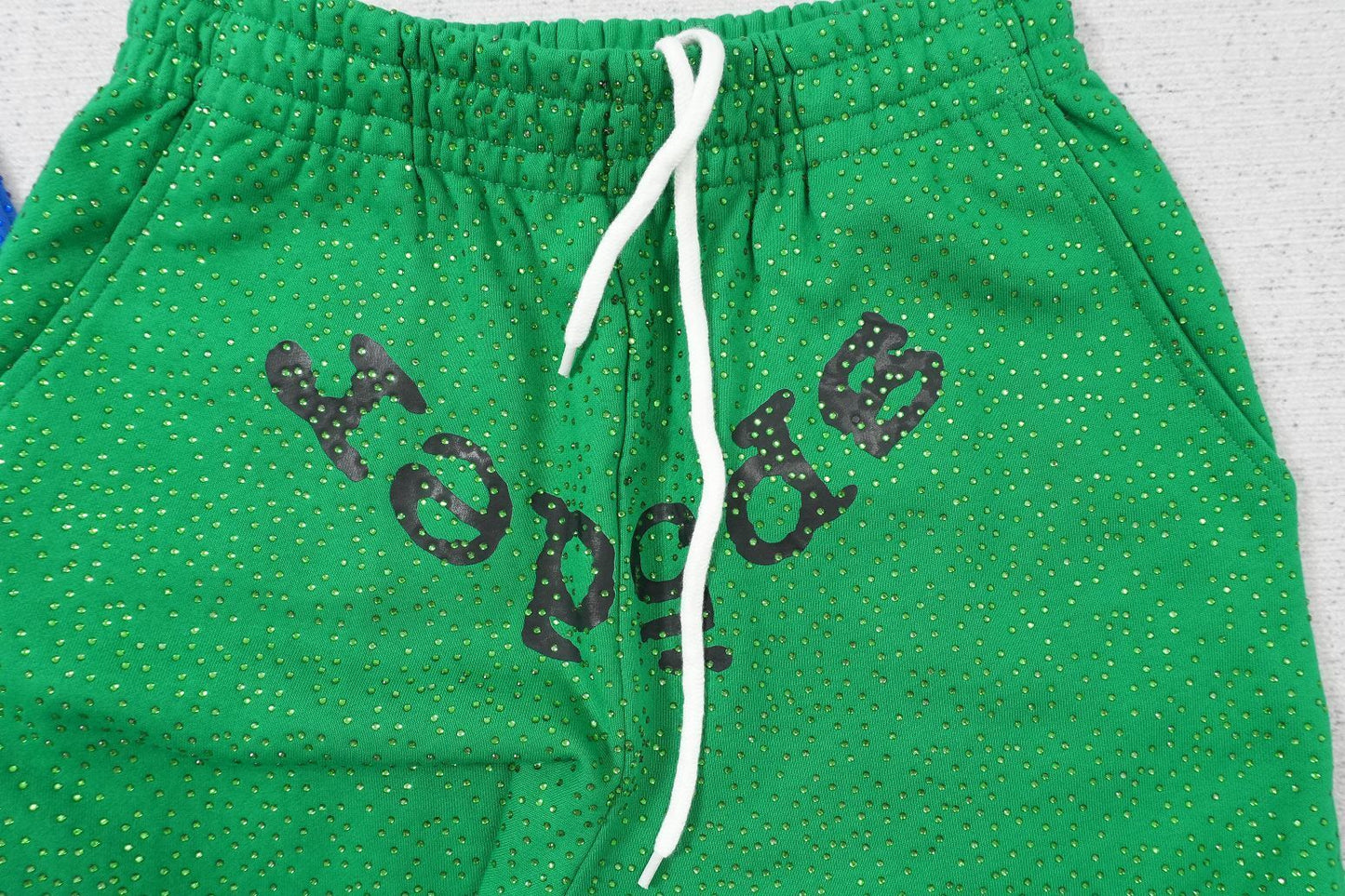 S - SWEATPANTS