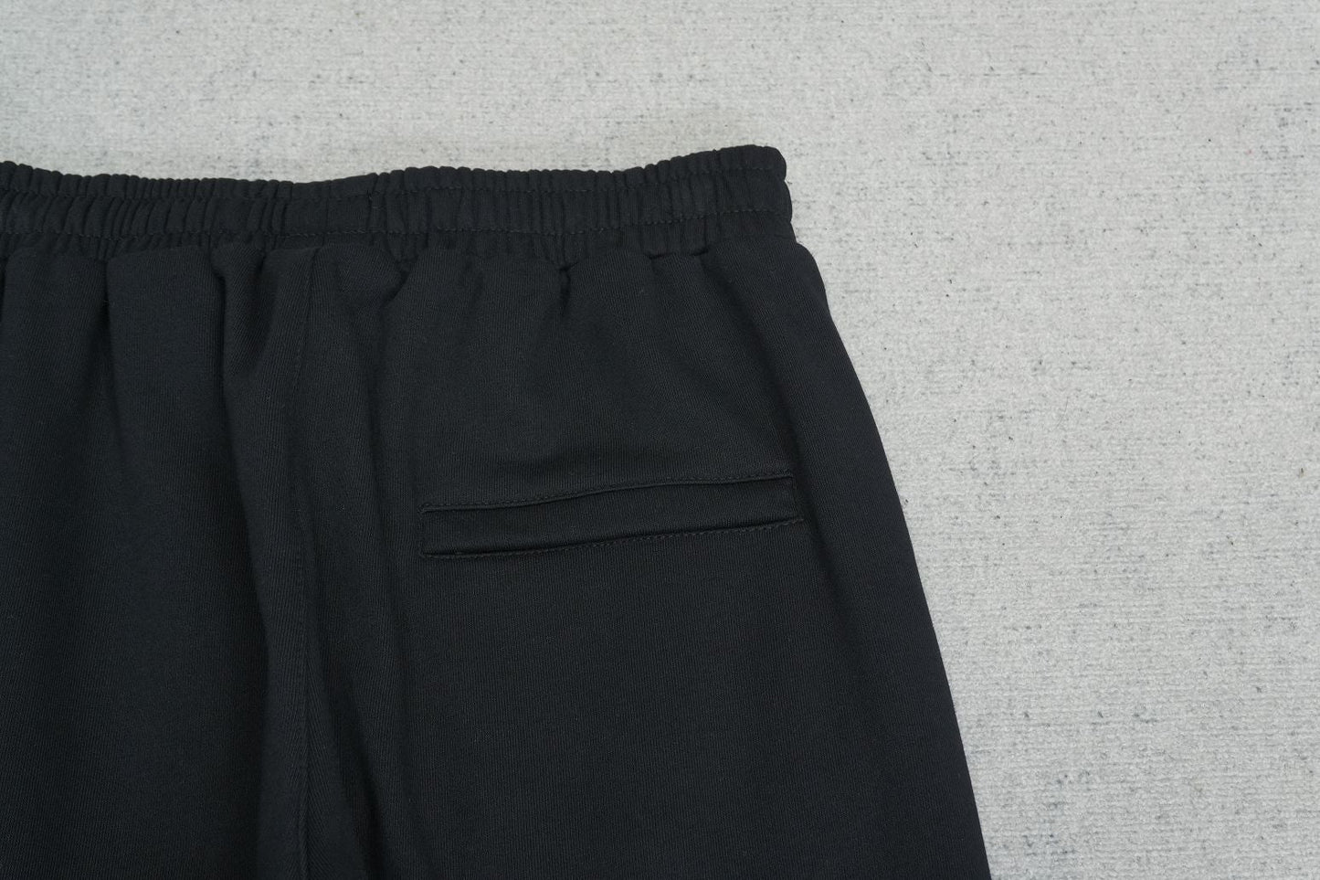 C - SWEATPANTS