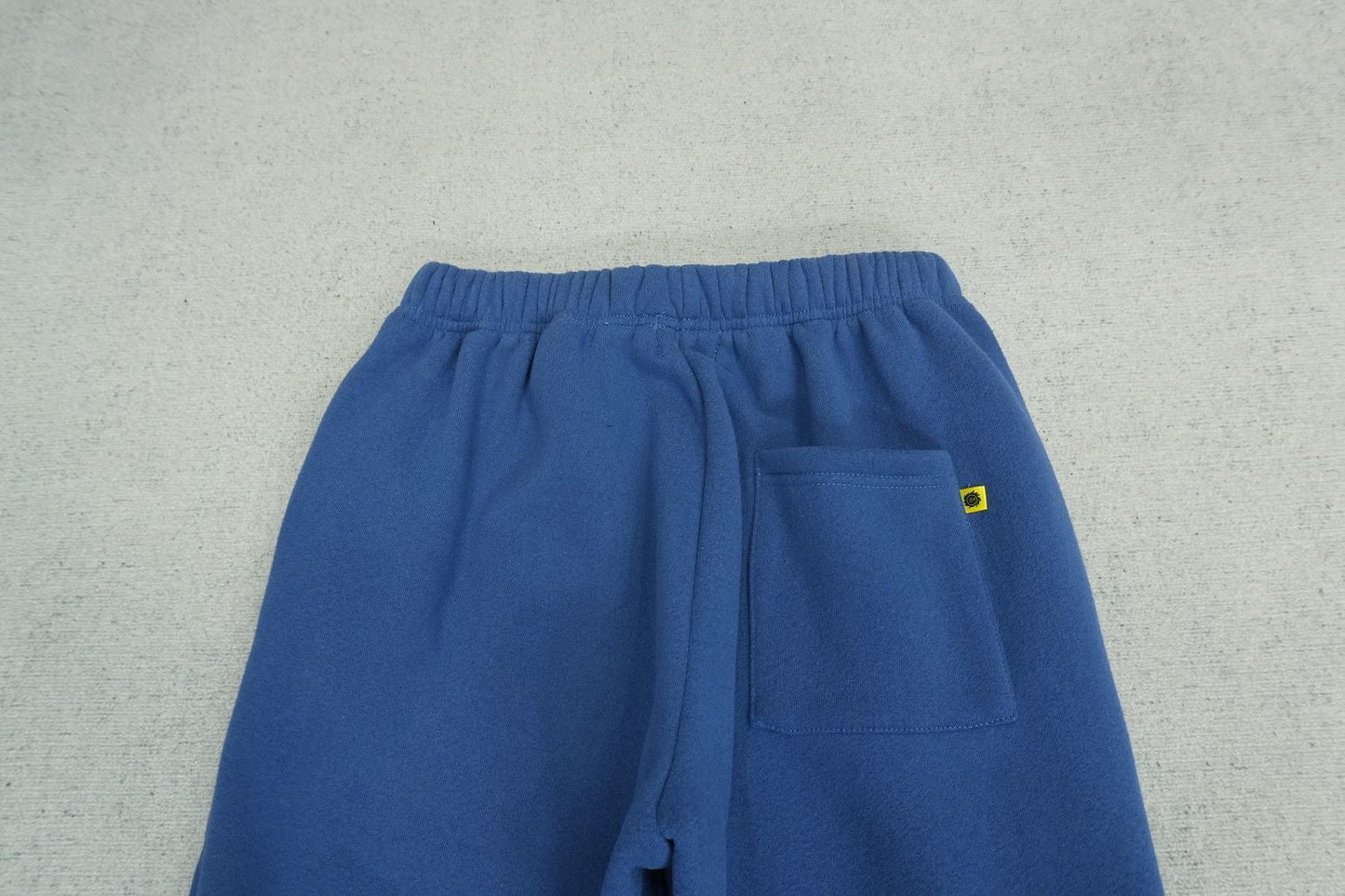B - SWEATPANTS