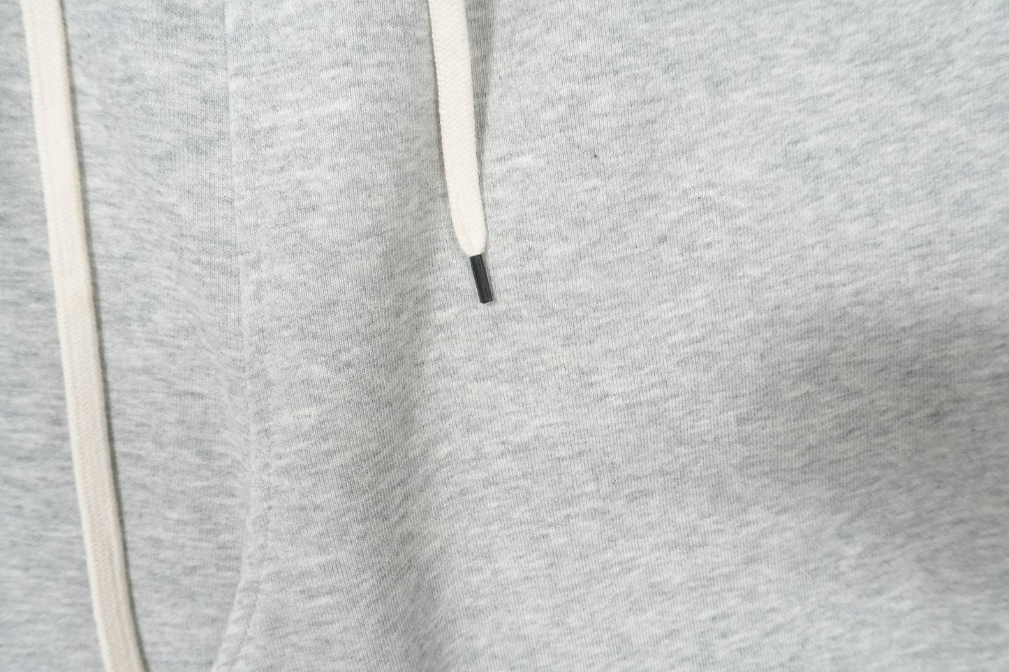 L - SWEATPANTS