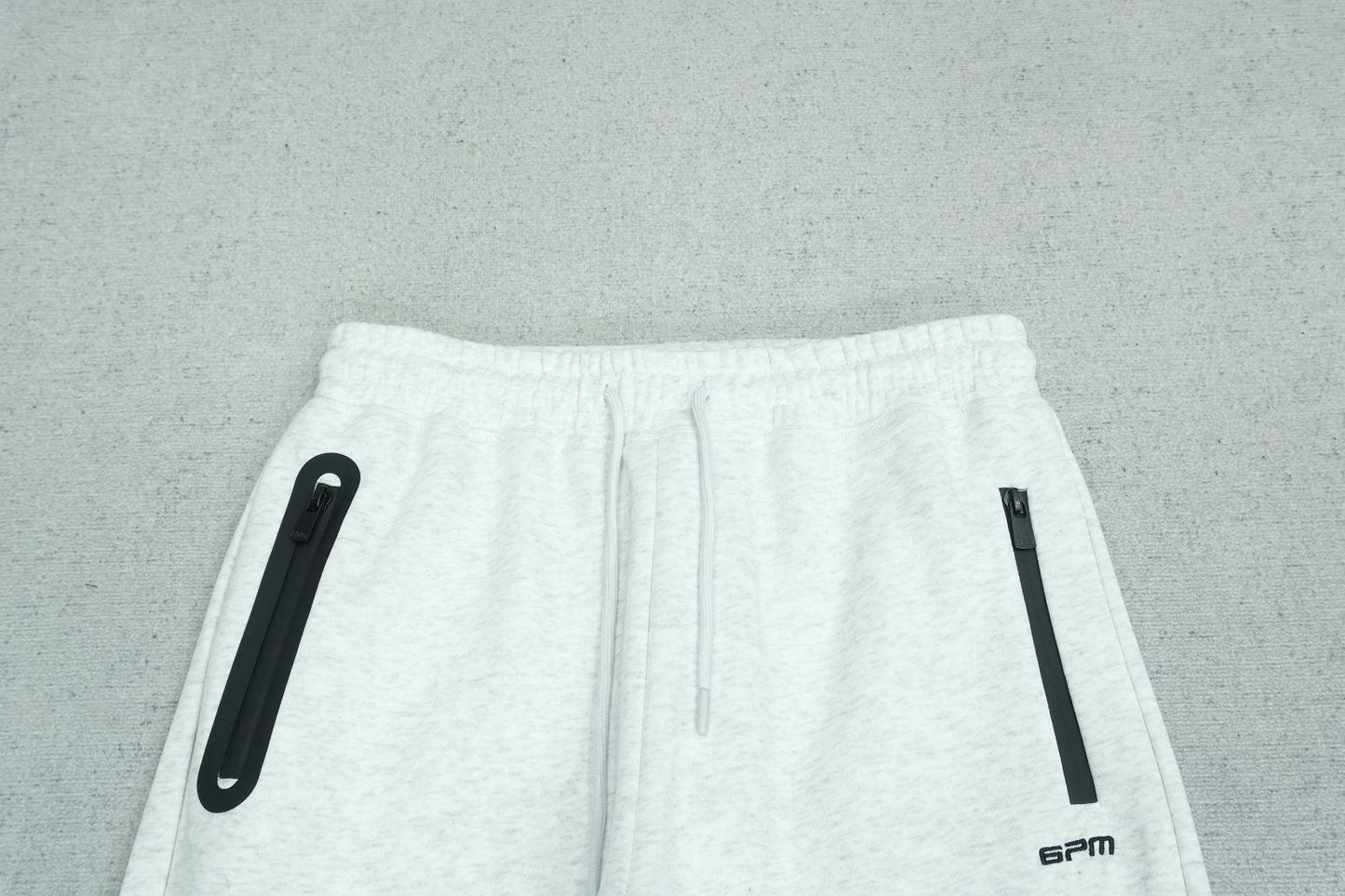 S - SWEATPANTS