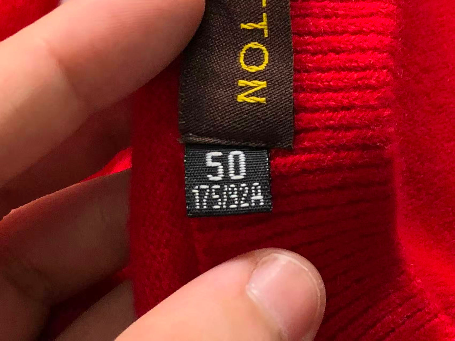 L - SWEATER