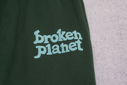 B - SWEATPANTS
