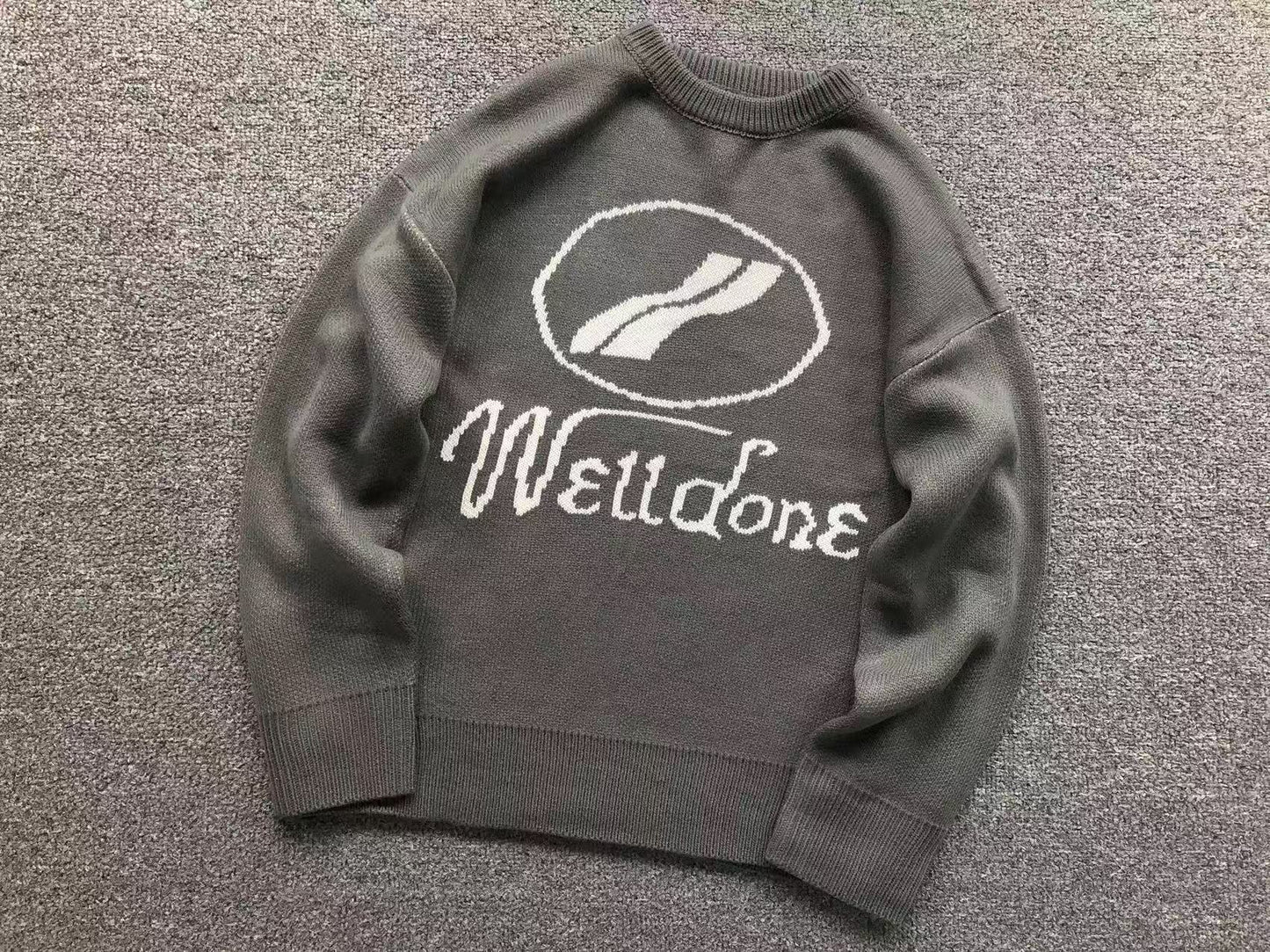 W - SWEATER