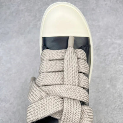R  - SNEAKERS
