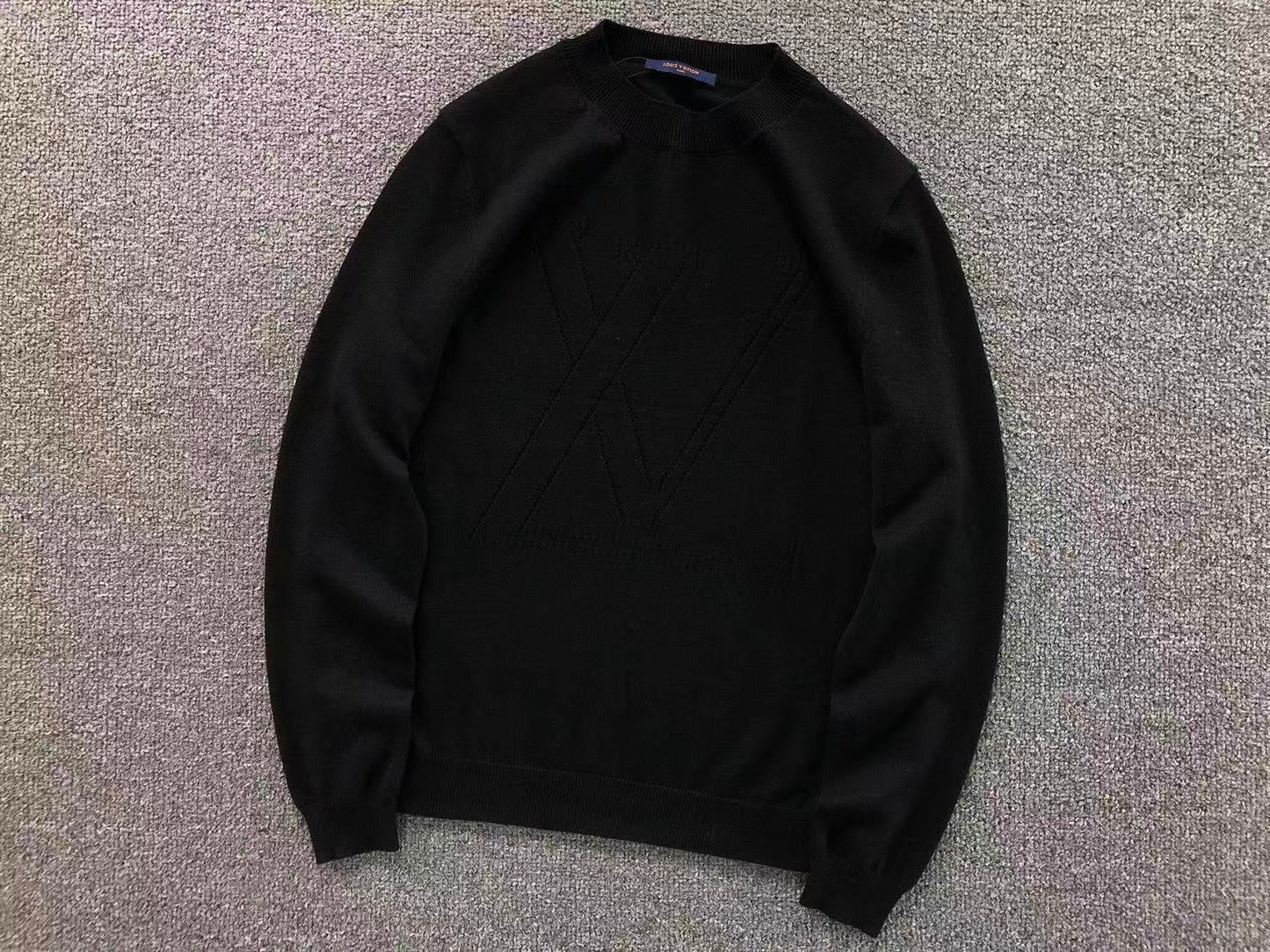 L - SWEATER