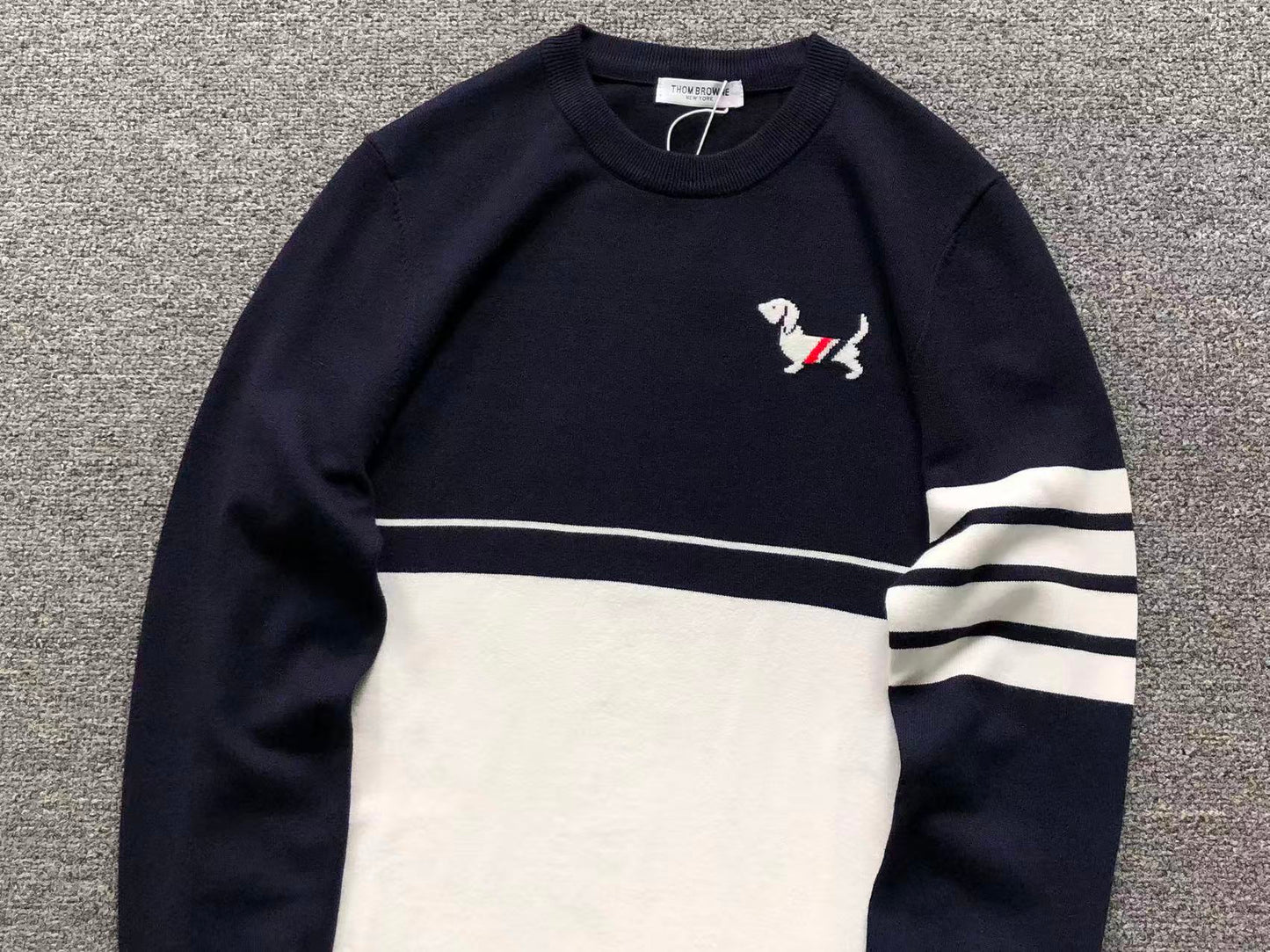 T - SWEATER