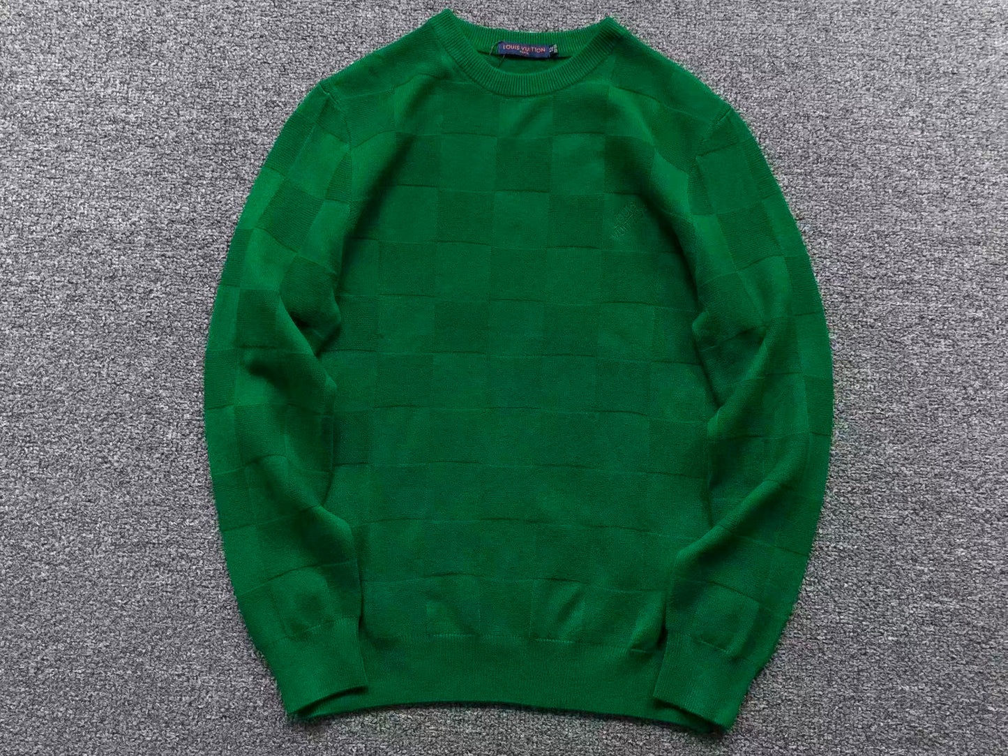 L - SWEATER