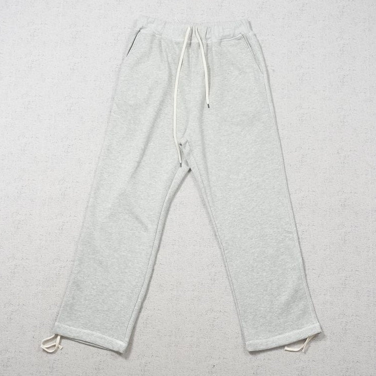 L - SWEATPANTS