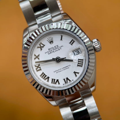 M - Watch