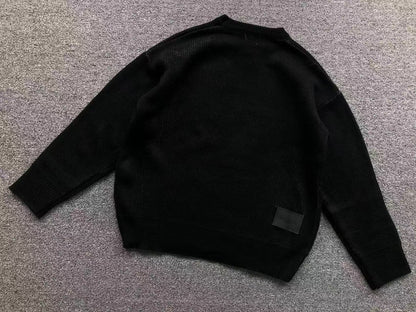 W - SWEATER