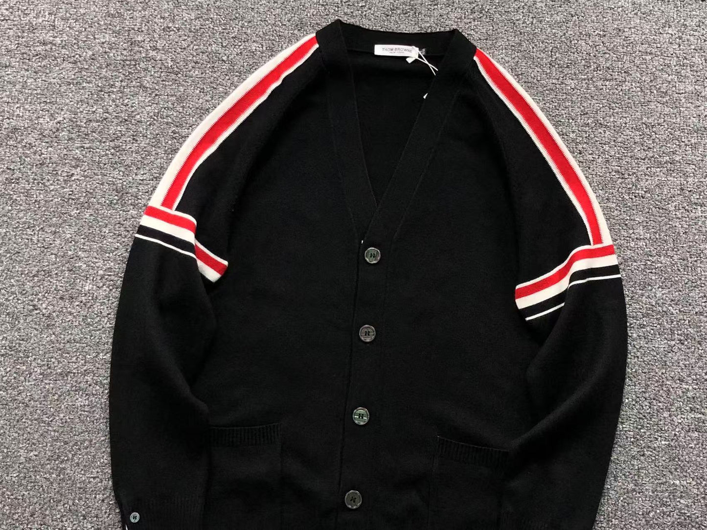 T - SWEATER