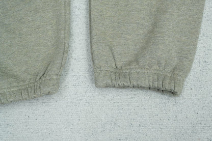 F - SWEATPANTS