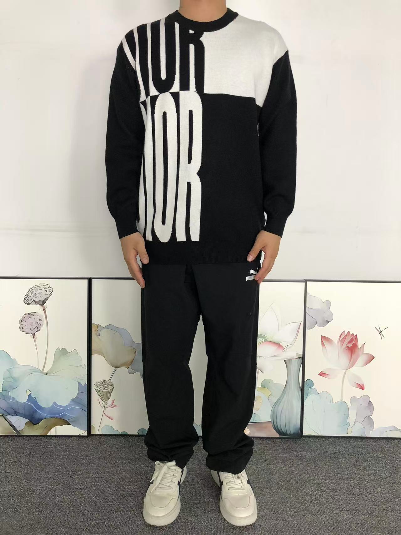 D - SWEATER