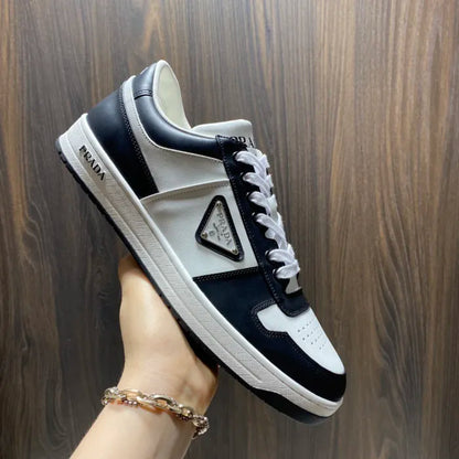 P - SNEAKERS