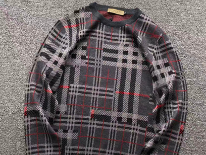 B - SWEATER