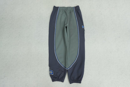 D - SWEATPANTS