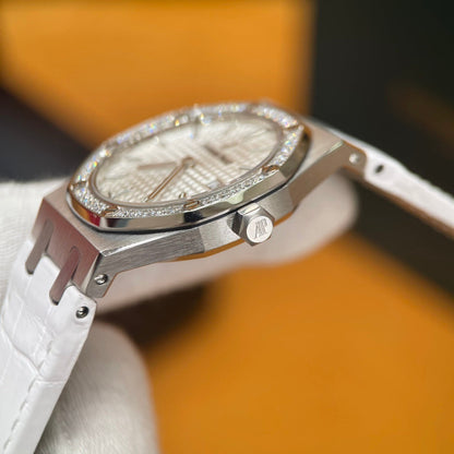 P - Watch
