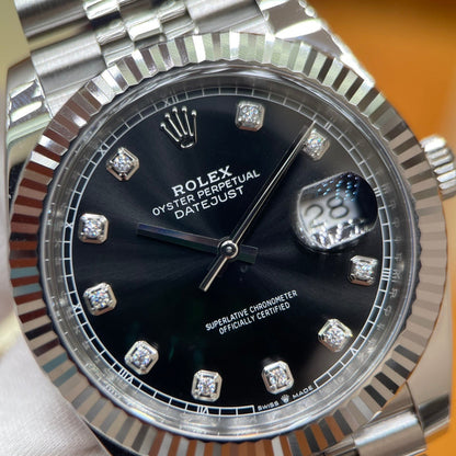 M - Watch