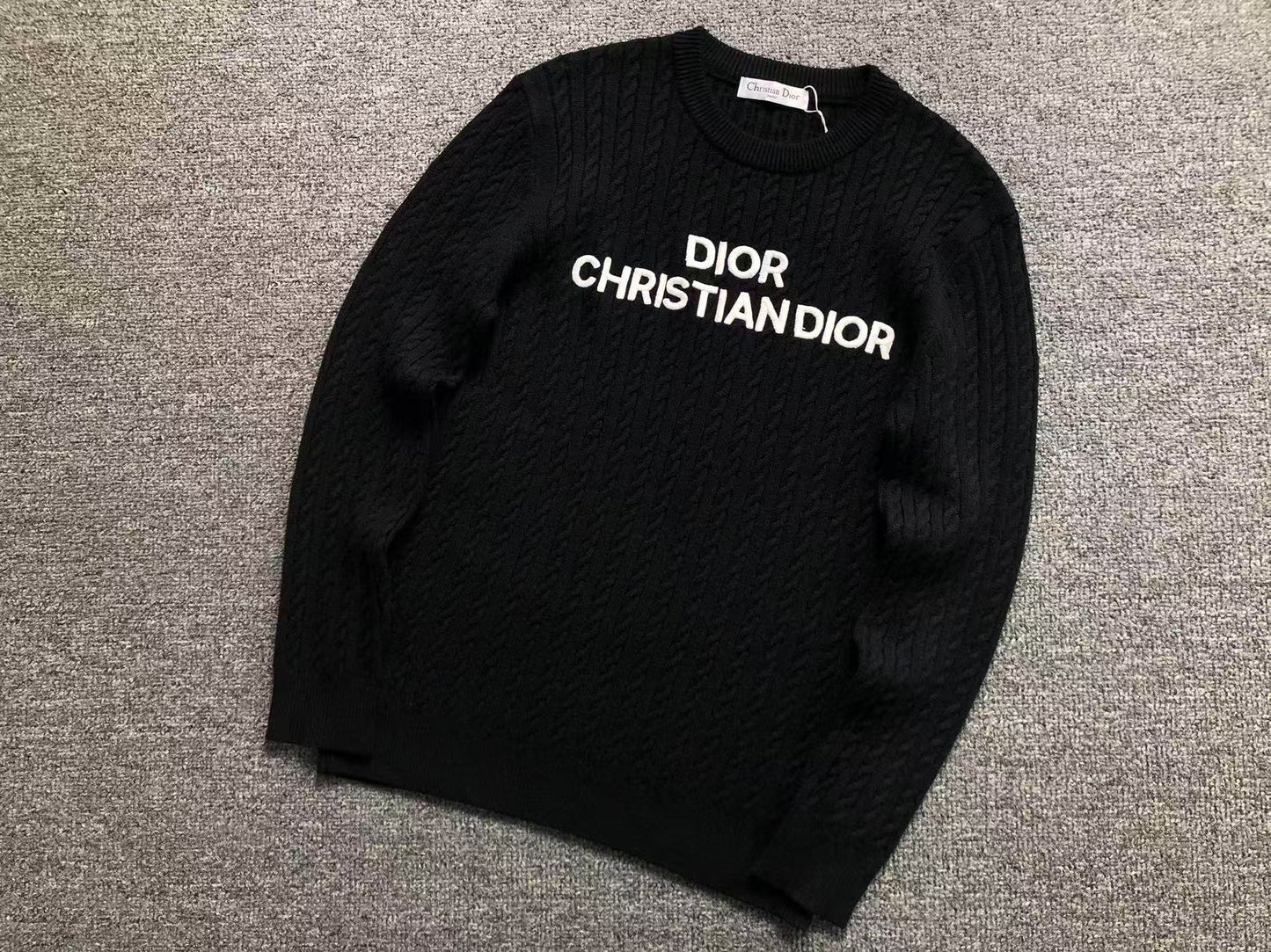 D - SWEATER