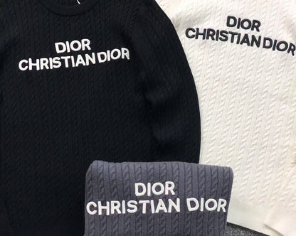 D - SWEATER