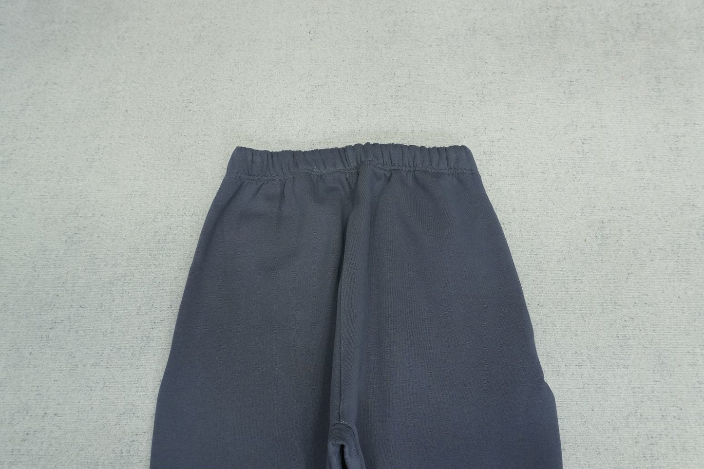 F - SWEATPANTS