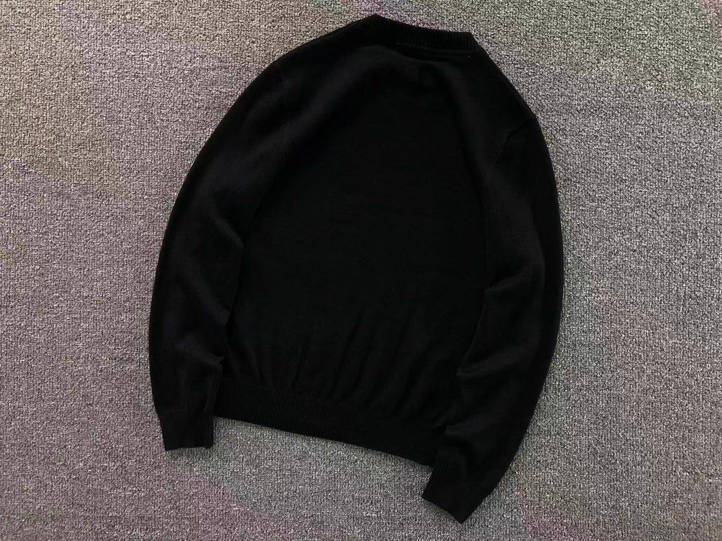 B - SWEATER