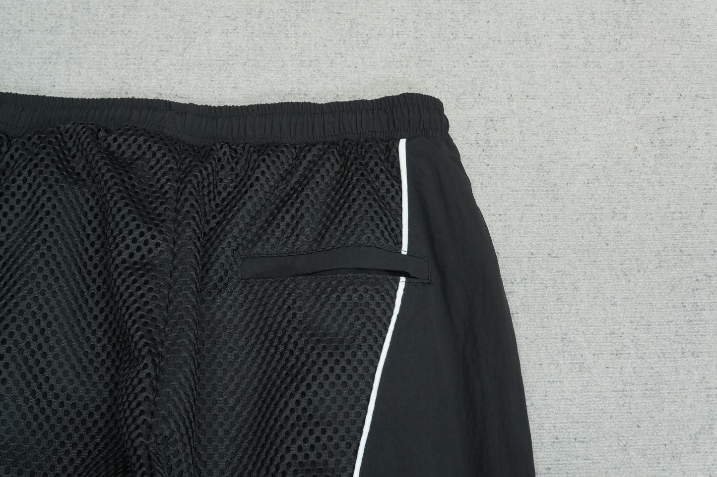 C - SWEATPANTS