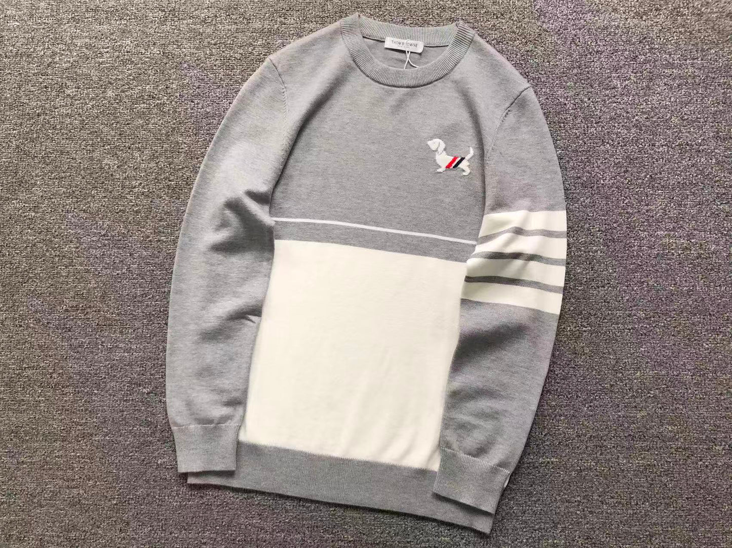 T - SWEATER